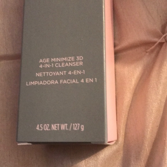 Mary Kay timewise 4 in 1 cleanser oily combo - Picture 3 of 3